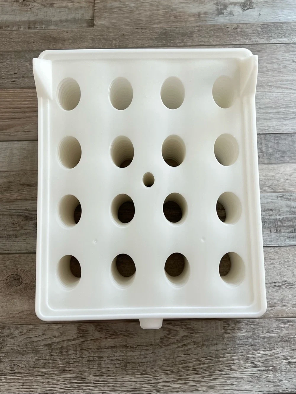 18 White Stackable Clothes Organizer Boards